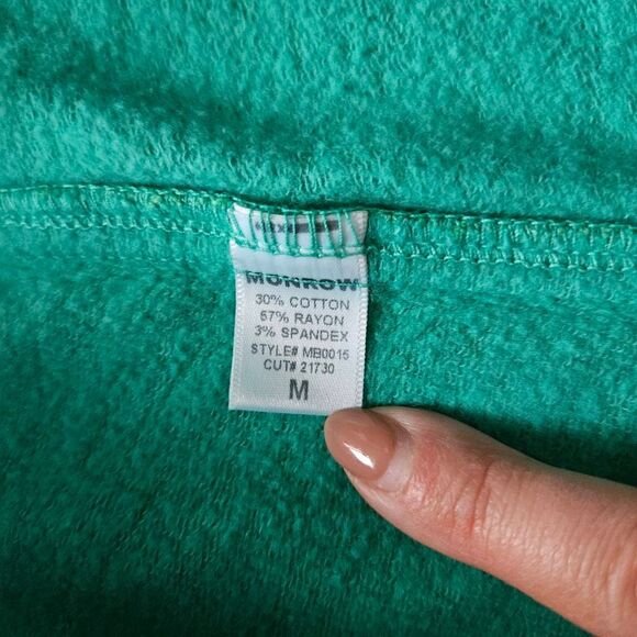 Monrow Kelly Green Sweat Shorts Size Medium - Picture 4 of 7